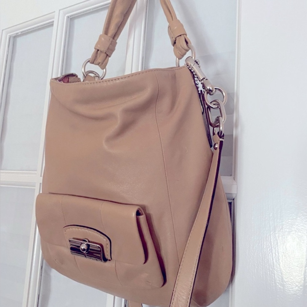 🌸 COACH Leather Shoulder/Carry Bag w/ Zippers/Magnetic Closure + Coach Dust Bag